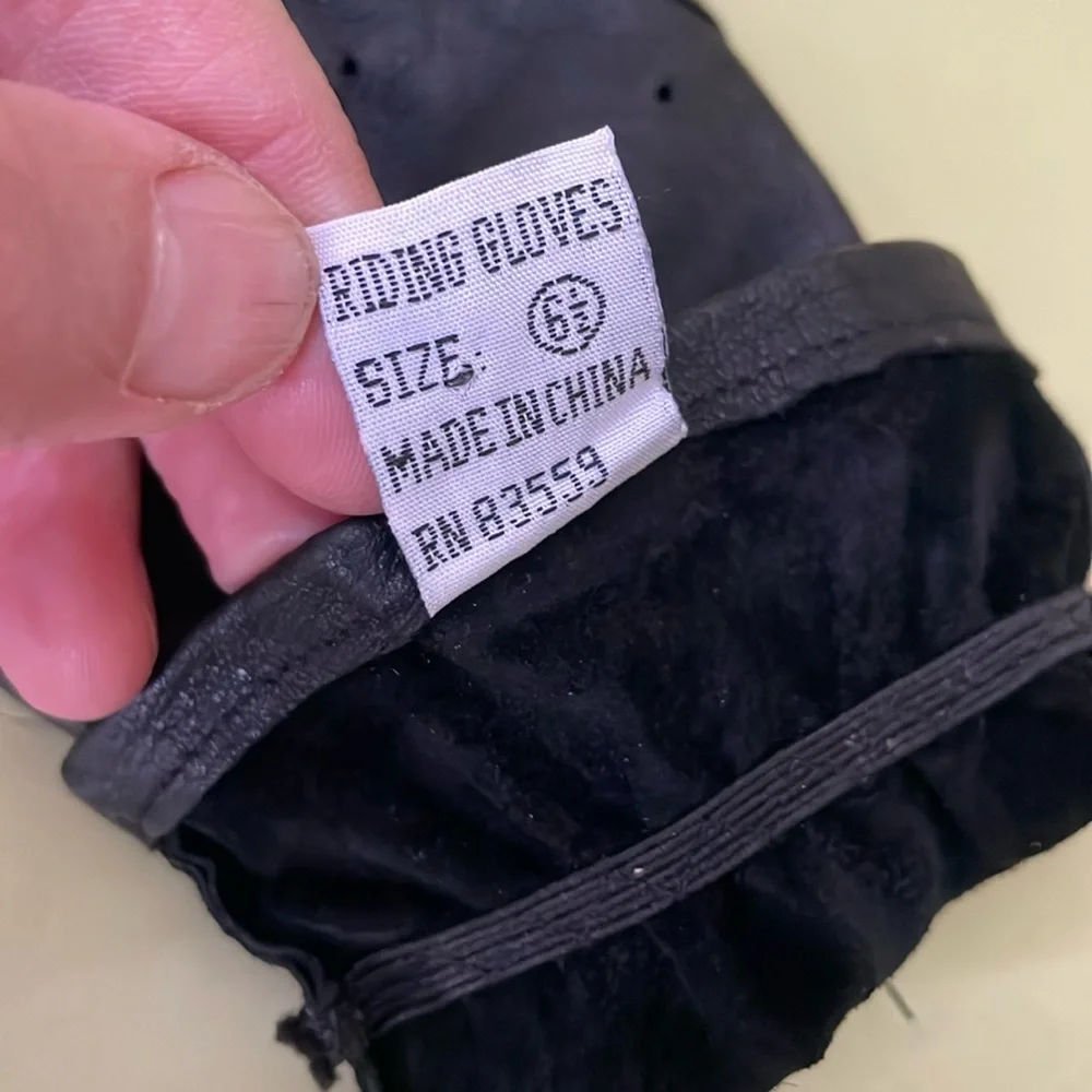 New vintage black leather riding gloves